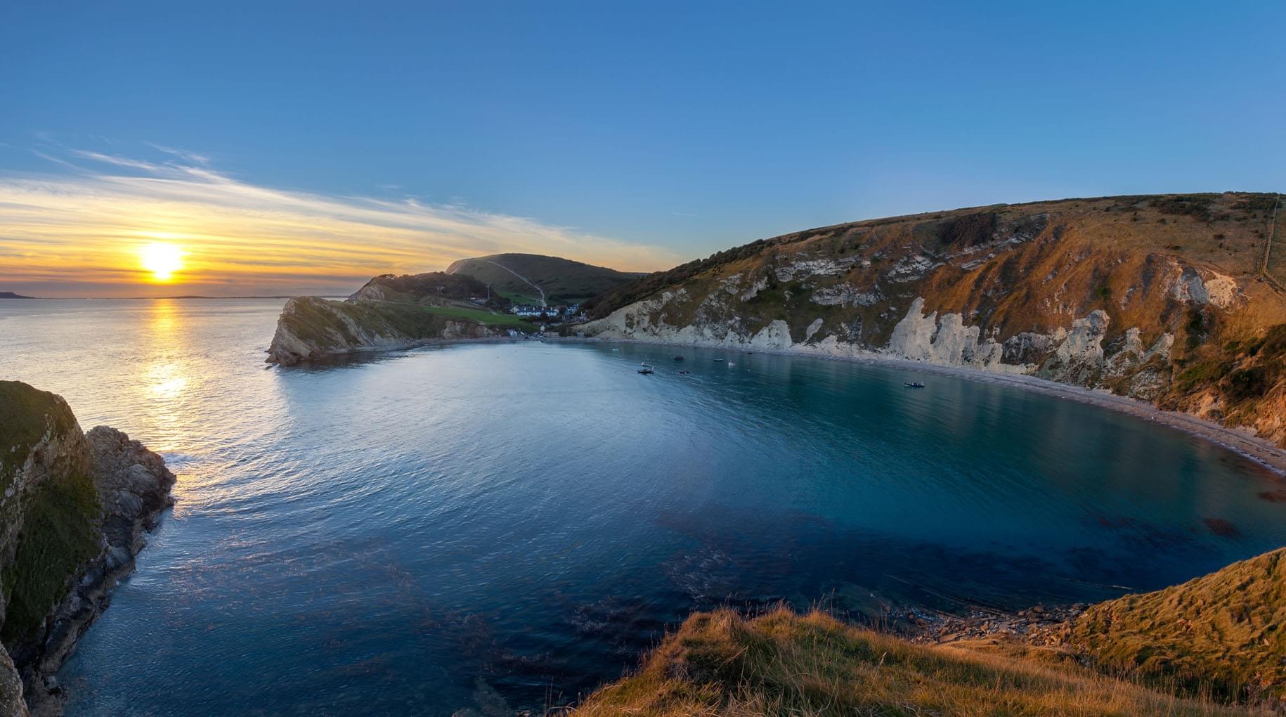 Lulworth Cove, Dorset Lulworth Cove, Dorset
