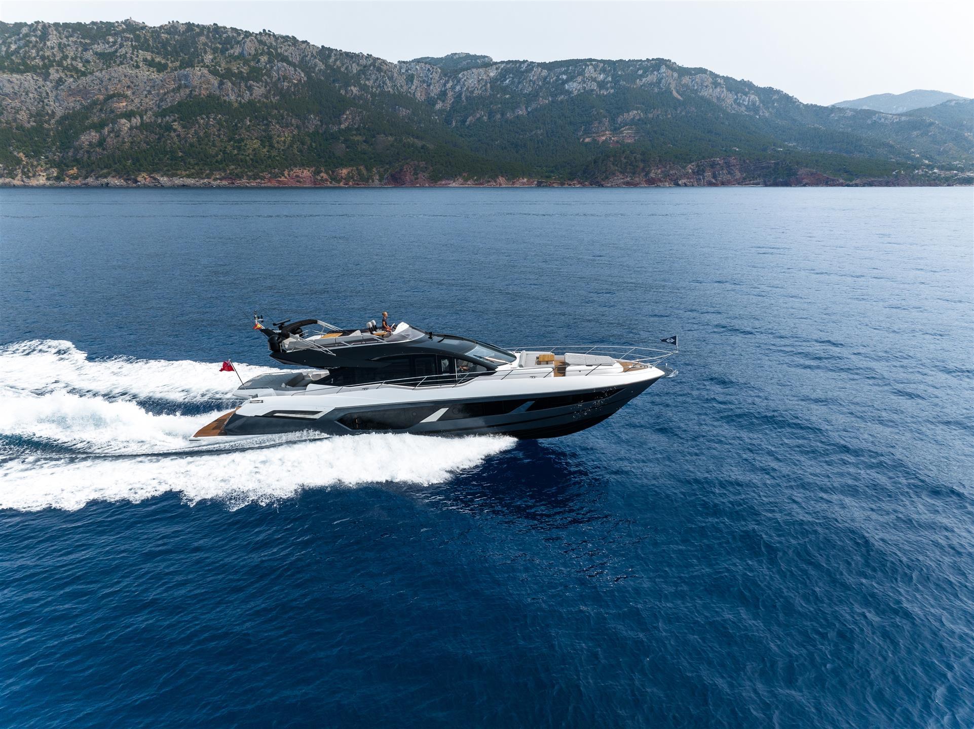 Sunseeker 75 Sport Yacht