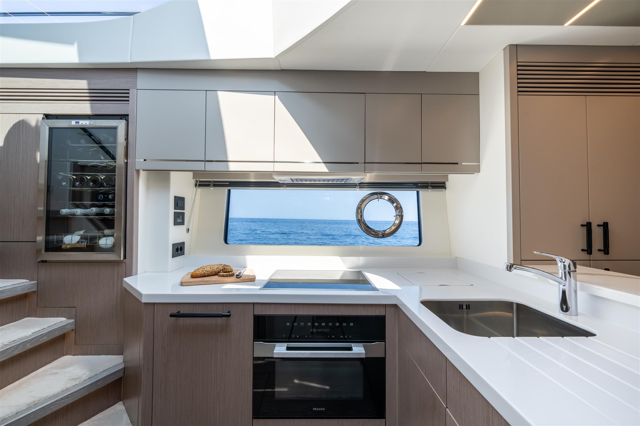 Sunseeker 75 Sport Yacht Sunseeker 75 Sport Yacht