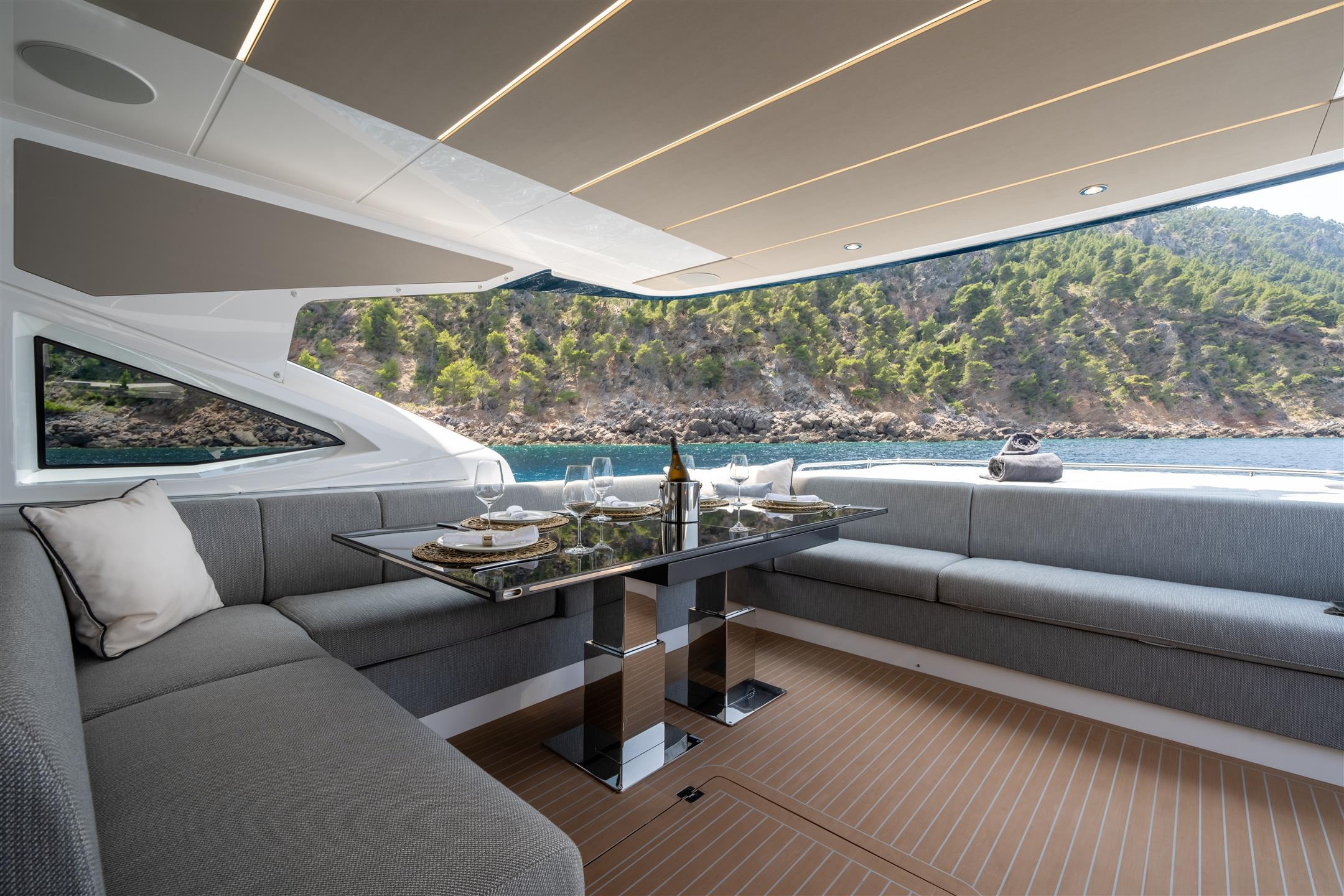 Sunseeker 75 Sport Yacht