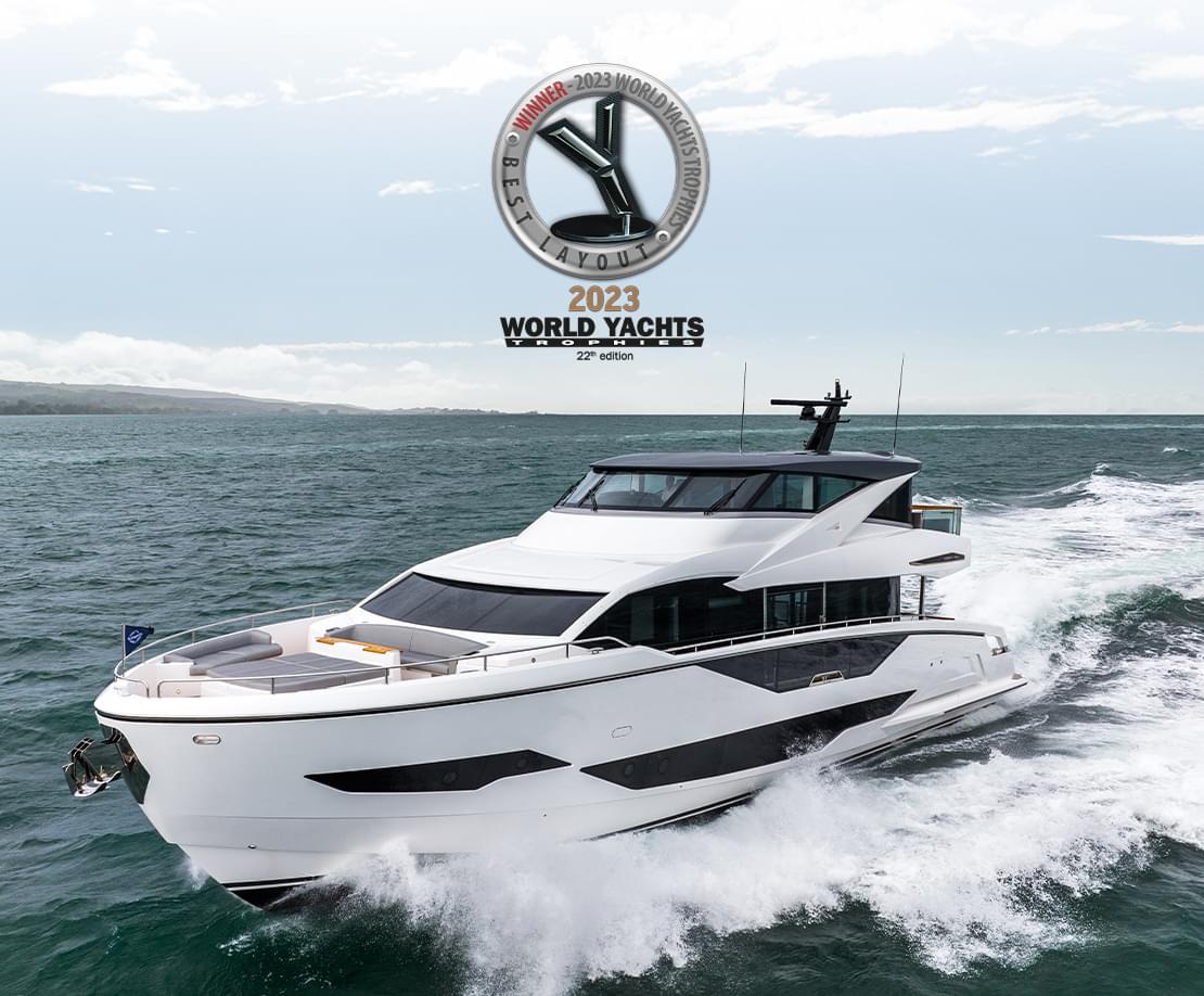 洋書 THE WORLD'S MOST EXTRAORDINARY YACHTS Sunseeker 90 Ocean Enclosed | Luxury Yacht | Sunseeker Ocean